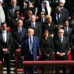 zelenski si trump s au intalnit la funeraliile papei francisc ce au stabilit cei doi lideri 680cb10ed482b