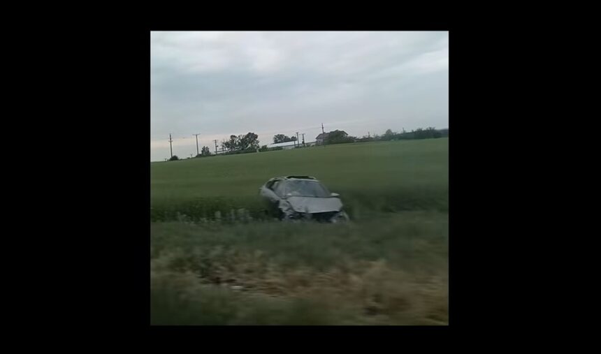 accident la harsova o masina a ajuns in camp 681c4d0ada1fc