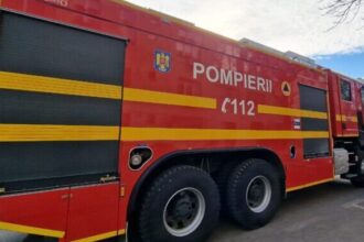 accident pe calea ferata un autoturism a cazut de pe peron intervin pompierii de la tuzla 681f2dd7c0359