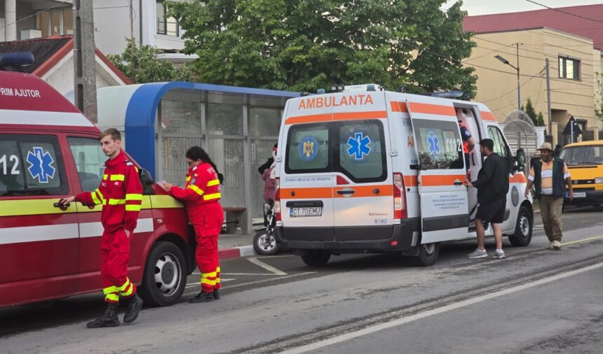 accident rutier intre un triciclu si un autoturism pe o strada din navodari 6818e1e0e11ab