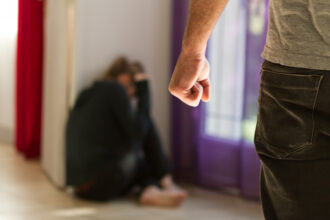 acuzatii reciproce de infidelitate si violenta ce au stabilit judecatorii in cazul unui afacerist 682271e904e19