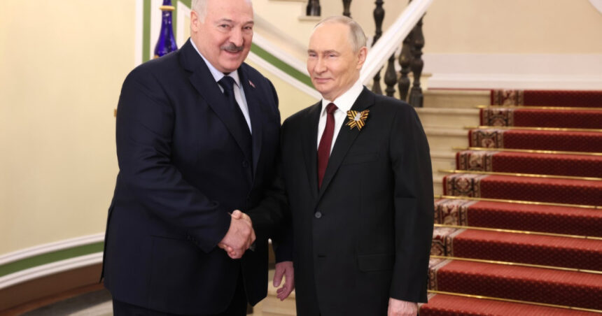 aleksandr lukasenko isi indeamna fermierii sa cultive mai multi cartofi pentru a hrani rusia trebuie sa ii ajutam pe fratii nostri 683732003db0b