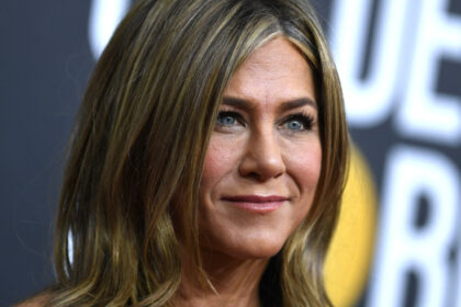 alerta la vila lui jennifer aniston din bel air un barbat a intrat cu masina in poarta resedintei 681fc207501dd