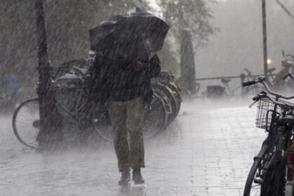 alerta meteo vreme rece si ploi in toata tara pana marti seara cod galben de vijelii si vant puternic luni in toate regiunile 682ae02d19f22