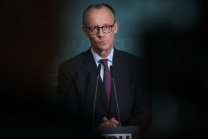 analiza noul cancelar german friedrich merz este slabit inca din prima zi iar europa va plati pretul scrie politico 681b3250447b9