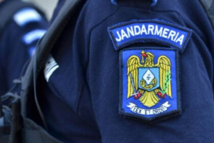 ancheta la jandarmeria mehedinti dupa o descindere la o adresa gresita un pensionar a fost imobilizat pentru ca devenise agresiv 681cf9125410a