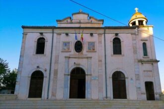 antoniadis comunitatea elena saluta intrarea teatrului elpis si a bisericii grecesti in comitetul pentru situatii de urgenta al judetului georgescu psd inca un exemplu dureros al incomp 68133b6ebb112