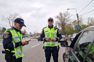 barbat baut si cu permisul suspendat prins la volan de politisti in navodari 6825cfe4da17c