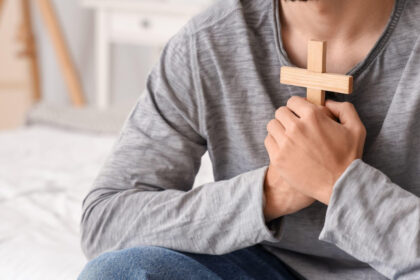 barbatii tineri conduc o renastere religioasa in sua crestinismul castiga adepti in generatia z si la nivel global 68206abc2e192