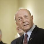 basescu pornit pe diaspora nicusor dan va fi presedintele romaniei nimeni nu are dreptul sa intoarca tara spre est oricati bani a trimis in tara 681f699cdf8a9