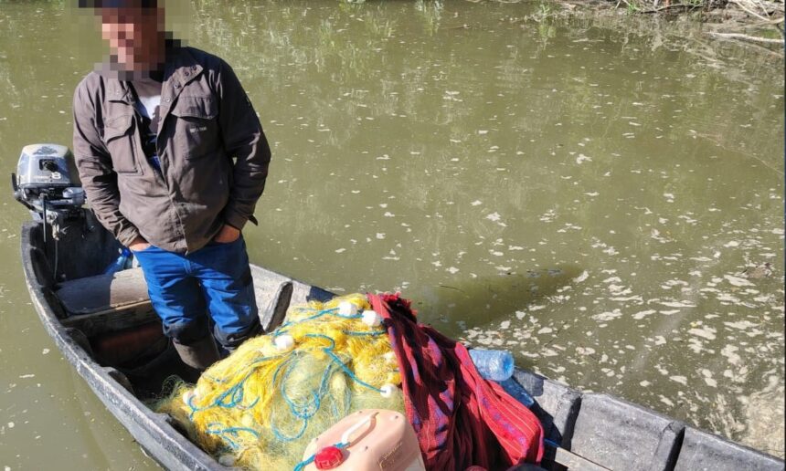 braconaj in delta dunarii sute de metri de plase si zeci de kilograme de peste confiscate de la un pescar tulcean 682ee7f4024e1