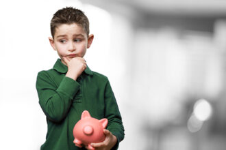 cand intra pe card alocatiile copiilor in iunie 2025 minivacanta de rusalii schimba data la care sunt virati banii 682642fbe7886