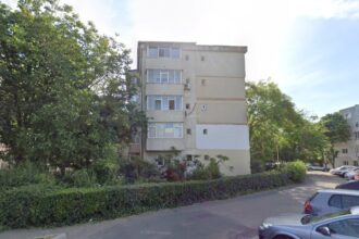 ce le mai trece unora prin cap un constantean si a facut beci in balconul blocului la parter iar acum trebuie sa l desfiinteze 68311f4dab04e