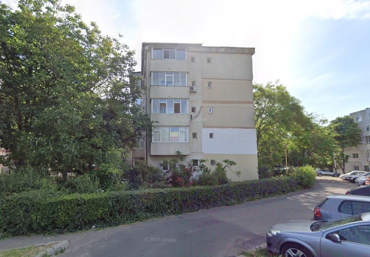ce le mai trece unora prin cap un constantean si a facut beci in balconul blocului la parter iar acum trebuie sa l desfiinteze 68311f4dab04e