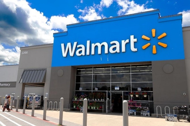 cel mai mare retailer din sua avertizeaza ca va creste preturile din cauza tarifelor impuse de donald trump riscand furia presedintelui 682d6af0bd22b