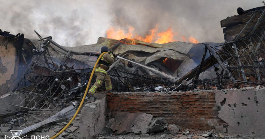 cel putin 3 morti si 11 raniti intr un atac rusesc cu racheta balistica asupra orasului ucrainean sumi 681a7b043d50f