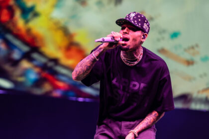 chris brown ramane in detentie pana la mijlocul lunii iunie artistul este inculpat pentru vatamare corporala in marea britanie 682c3da7bf5d3