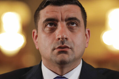 comisia europeana replica pentru simion nu s a luat nicio decizie de suspendare a fondurilor europene pentru romania 6825cf8ab126b