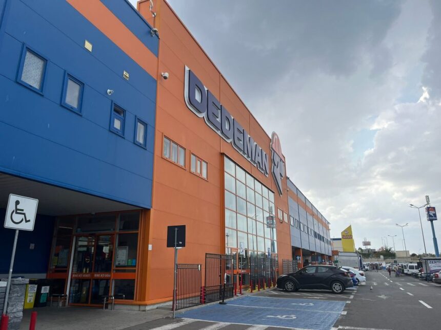 condamnat la ani grei de inchisoare in trecut dupa un incident grav din parcarea unui supermarket din constanta acum cere sa fie reabilitat 6833a60664dc7