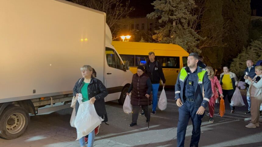 constanta buletinele de vot de la sectiile de votare au inceput sa fie aduse la biroul electoral judetean constanta in vederea predarii 6817d0f999988