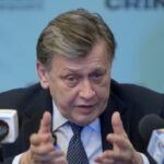 crin antonescu nu vrea sa fie luat in turma pentru o noua salvare a tarii nicusor dan securistoidul care joaca rolul de salvator susti 681c60919a226