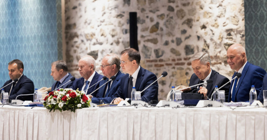culisele negocierilor de pace rusia a amenintat ca va cuceri inca doua regiuni din ucraina si e pregatita sa lupte pentru totdeauna 68276b0c09708