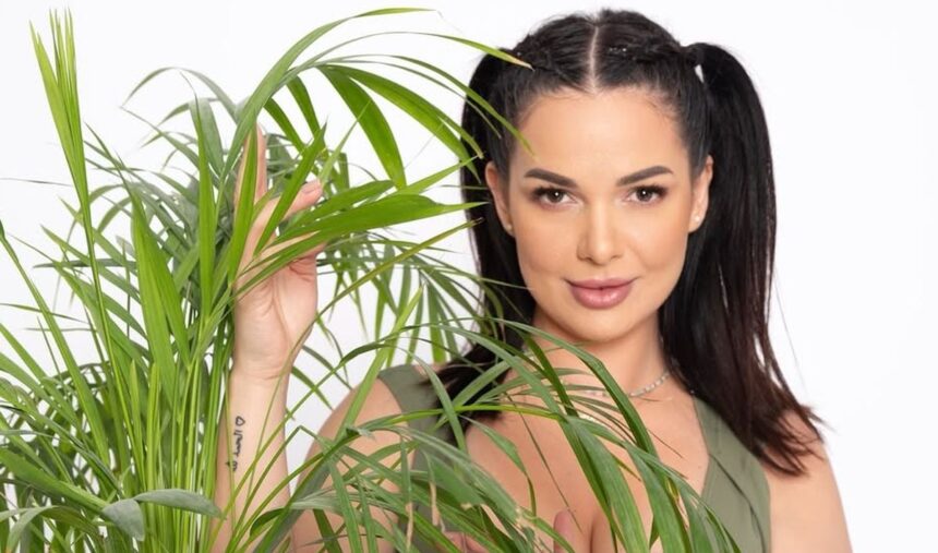 deea maxer mesaj pentru persoanele care nu o plac spun ce gandesc cum crede ca se va descurca la tempting fortune romania exclusiv 681e050094fb0