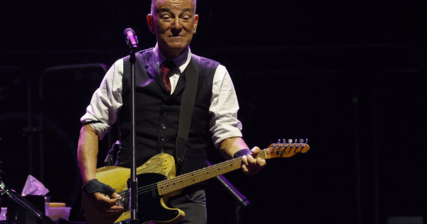 donald trump spune despre bruce springsteen ca nu este talentat este doar un idiot insistent si enervant 6828ec26cddb2