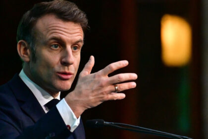 emmanuel macron dupa propunerea la negocieri directe a lui putin o prima miscare dar insuficienta 68206eb8e04b5