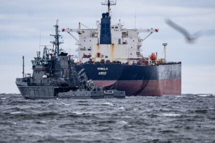 estonia a incercat sa retina un petrolier din flota fantoma a rusiei nava a refuzat cooperarea si si a continuat calatoria 6825964e020b7