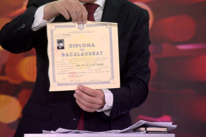 exclusiv nicusor dan si a prezentat diploma de bacalaureat dupa aparitia unui fals pe retelele sociale circula un fake news grosolan 6822469692df7