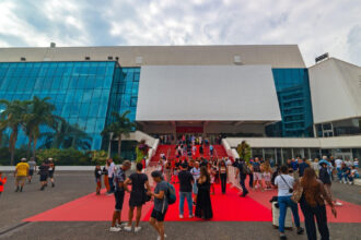 festivalul de la cannes isi arata sprijinul pentru ucraina prin proiectia a trei filme in prima zi a evenimentului 6824482391136
