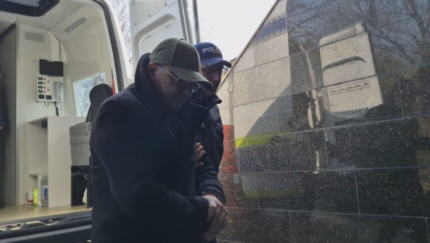 fostul manager al spitalului din cernavoda acuzat de luare de mita pus in libertate de tribunal si mentinut dupa gratii de instanta superioara 6833b816eb854