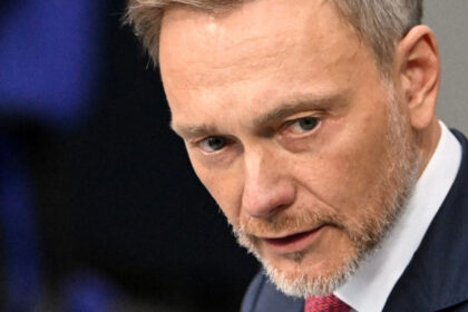 fostul ministru german de finante a ucis cu masina cainele unui producator de film 6819ecf0088f8