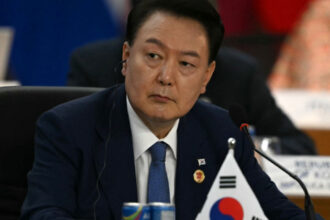 fostul presedinte sud coreean yoon suk yeol inculpat pentru abuz de putere dupa ce a incercat sa impuna legea martiala 681329e3425c6