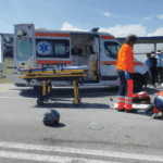 foto accident rutier grav in zona midia un autoturism si o motocicleta s au ciocnit 682f12e931476