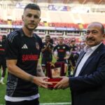 foto alexandru maxim omagiat in turcia a fost incoronat direct pe teren 6835ee35e26c5