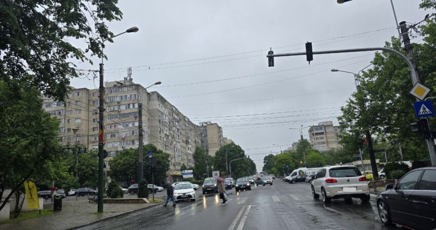 foto atentie soferi este haos la intersectia de la tomis 3 semafoarele nu merg pietoni si masini trec care cum pot 68342111210ce