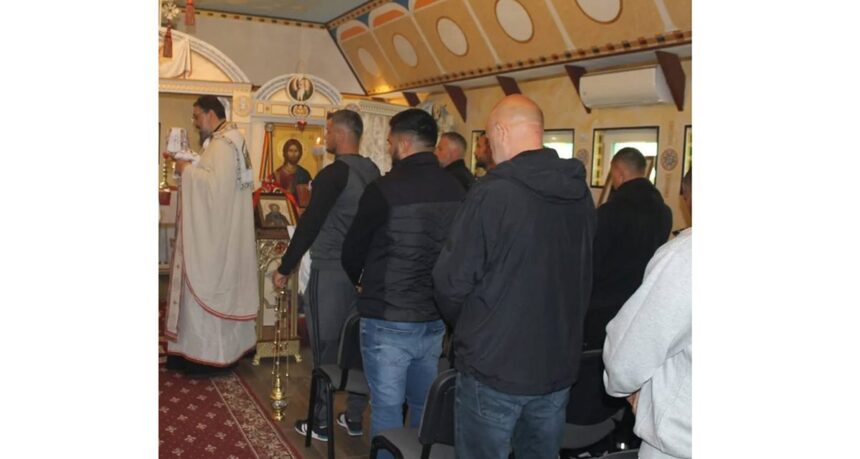 foto detinutii de la penitenciarul constanta poarta alba au sarbatorit hramul capelei sfantul varvar talharul 681b1028117b5