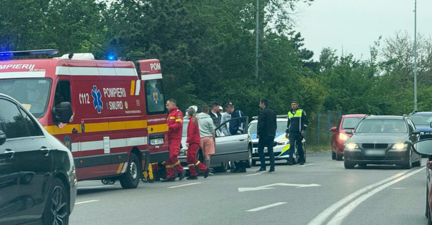 foto foto interventie smurd la constanta unui sofer i s a facut rau la volan 682755e3b1eff
