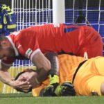foto si video clipe de groaza in meciul ultimei clasate din bundesliga partida a fost intrerupta timp de zece minute 6815e7d489a09