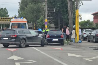 foto video accident la sensul giratoriu de la cazino mamaia este implicata si o masina inmatriculata in strainatate 6834659371e22
