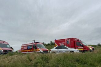 galerie foto alerta un barbat si fiul lui minor au cazut in apa in portul medgidia 683357b78aabf