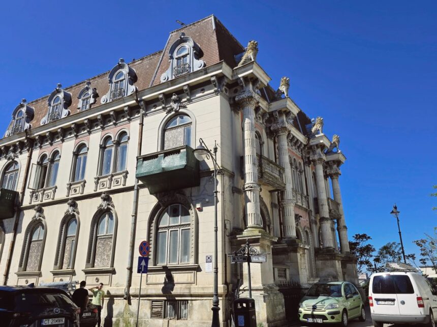 galerie foto casa cu lei isi va recapata stralucirea de odinioara incep lucrarile pentru reabilitarea monumentului istoric 68271a2226d64