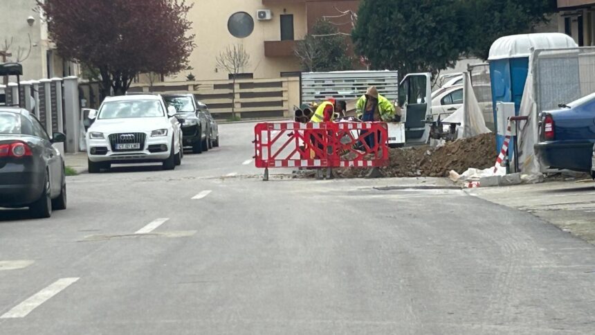 galerie foto constructori neautorizati au distrus asfaltul proaspat turnat pe strada bratislava din constanta 6829d2e2716e2