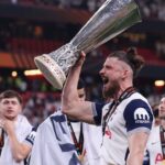 galerie foto radu dragusin castigator de europa league imaginile bucuriei dupa tottenham manchester united 1 0 682e517f9c8d8