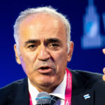 garry kasparov daca nu votezi pentru ca ai impresia ca decizia nu e in mainile tale poti sa ajungi ca in rusia sau china 6820b86d8d858