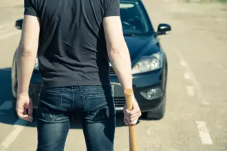 gelos si beat a vandalizat un bmw crezand ca apartine unui rival condamnat la 2 ani si 7 luni de inchisoare cu suspendare 68338bfe7ad7c