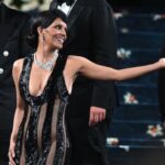 halle berry aproape de o gafa vestimentara la met gala 2025 rochia neagra cu parti transparente a lasat prea mult la vedere 6819ba3fe9ab6