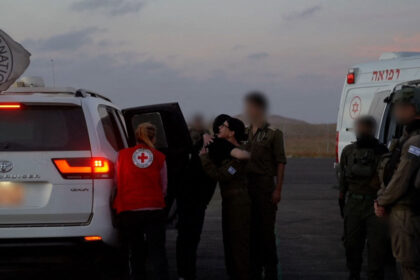 hamas anunta ca e pregatita sa elibereze alti 10 ostatici israelieni in viata si trupurile altor 18 683b60222a2a2